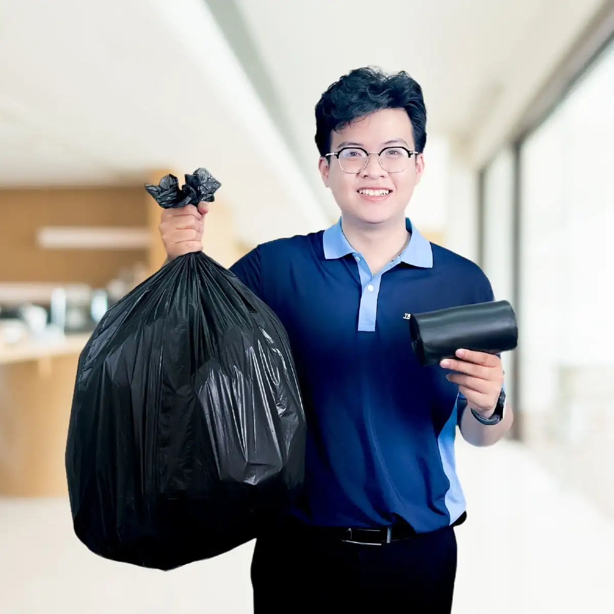LLDPE Black Trash Bags 33 Gallon – Heavy Duty Garbage Bags, 33x39 Inch, 1 Mil, Tear-Resistant & Leak-Proof, 20 Bags per Roll, Ideal for Home, Office & Commercial Use